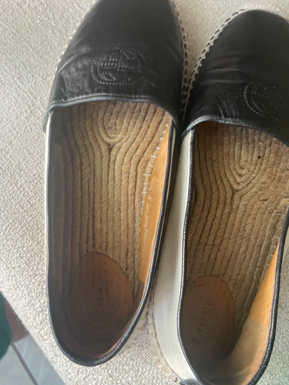 Gucci Black Leather Women's Espadrilles with Embossed Logo - Picture 9 of 9